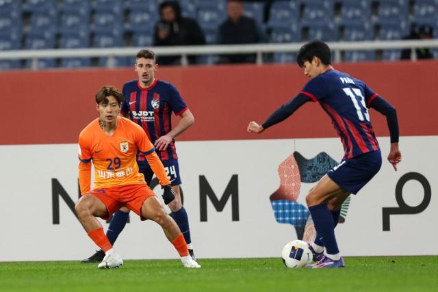 视频集锦-【亚冠】泽卡单刀毕津浩失空门 泰山1比0小胜柔佛