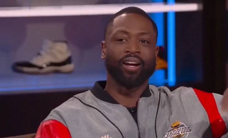 柠檬体育直播-被韦德打趣偷学欧洲步&amp;挂挡拆！华子：你年纪轻轻就夺冠 我得看齐