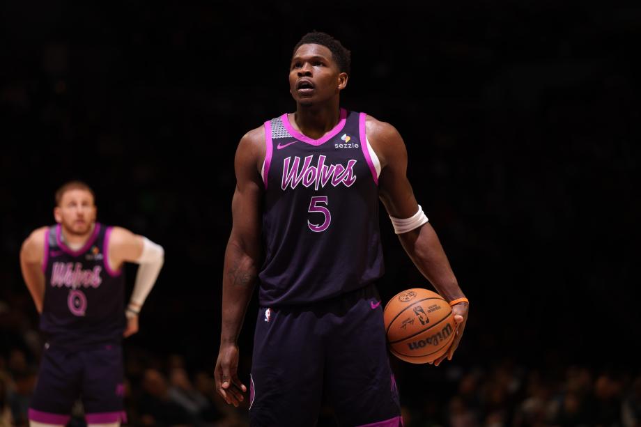 柠檬体育直播-爱德华兹40分戈贝尔22+17 森林狼送独行侠十连败