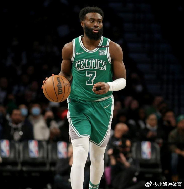 杰伦布朗总得分已经达到13000分，未来还是有望突破20000分的|Basketball-Reference|波士顿凯尔特人队|杰伦·布朗|nba|赛季_新浪新闻