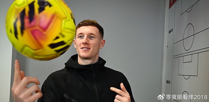 柠檬直播-今夏胖虎离队，曼联满世界物色心仪替代者，5大热门候选者浮现|卡塞米罗|埃利奥特-安德森|若昂·菲利克斯|马里奥-戈麦斯|安德烈-戈麦斯_新浪体育_新浪新闻