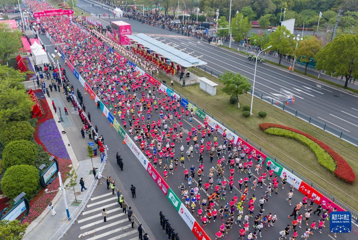 柠檬体育直播中超直播-2026淮安马拉松开跑|大运河|淮安站|江苏省|新华社|马拉松系列赛_新浪体育_新浪新闻