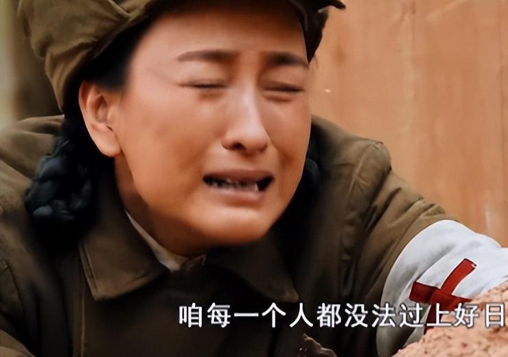 柠檬直播-《战旗如画》吐槽满天飞！战士年过半百、坦克上涂鸦，太假了
