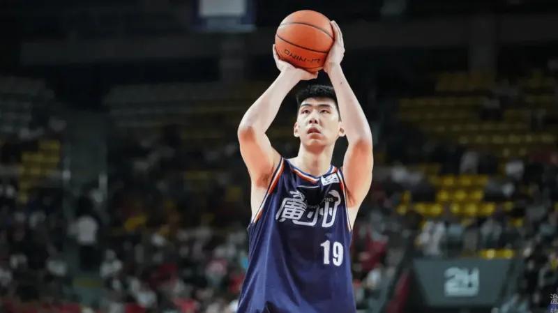 柠檬直播-CBA最佳阵容3人成大赢家！李弘权逐步提升，庞峥麟+徐昕获认可！