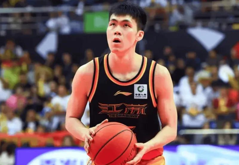 柠檬直播-CBA最佳阵容3人成大赢家！李弘权逐步提升，庞峥麟+徐昕获认可！